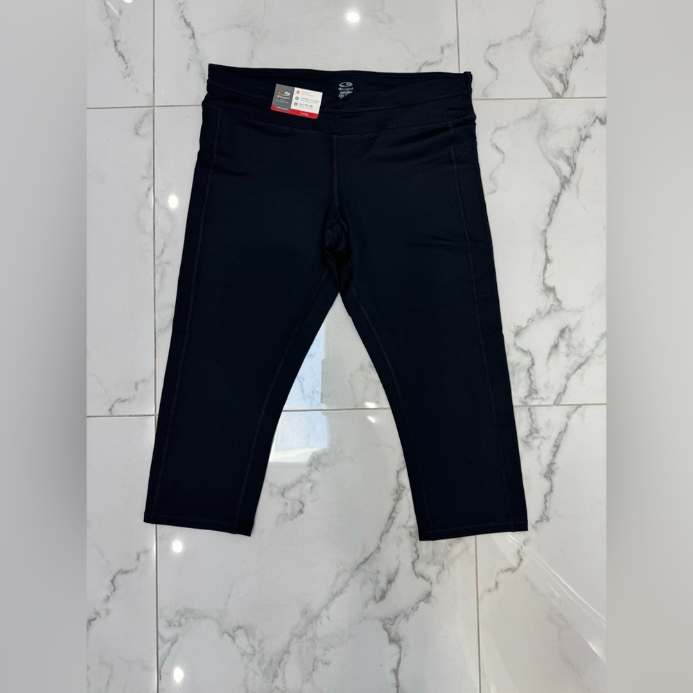 NWT woman, champion, capri length Black Leggings size XXL